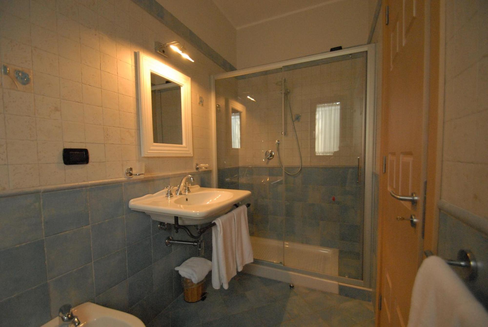 Il Giardino Del Te Hotel Барлета Екстериор снимка