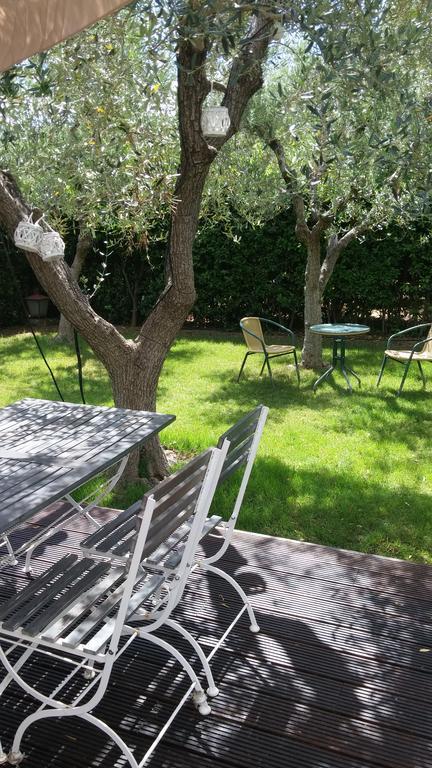 Il Giardino Del Te Hotel Барлета Екстериор снимка