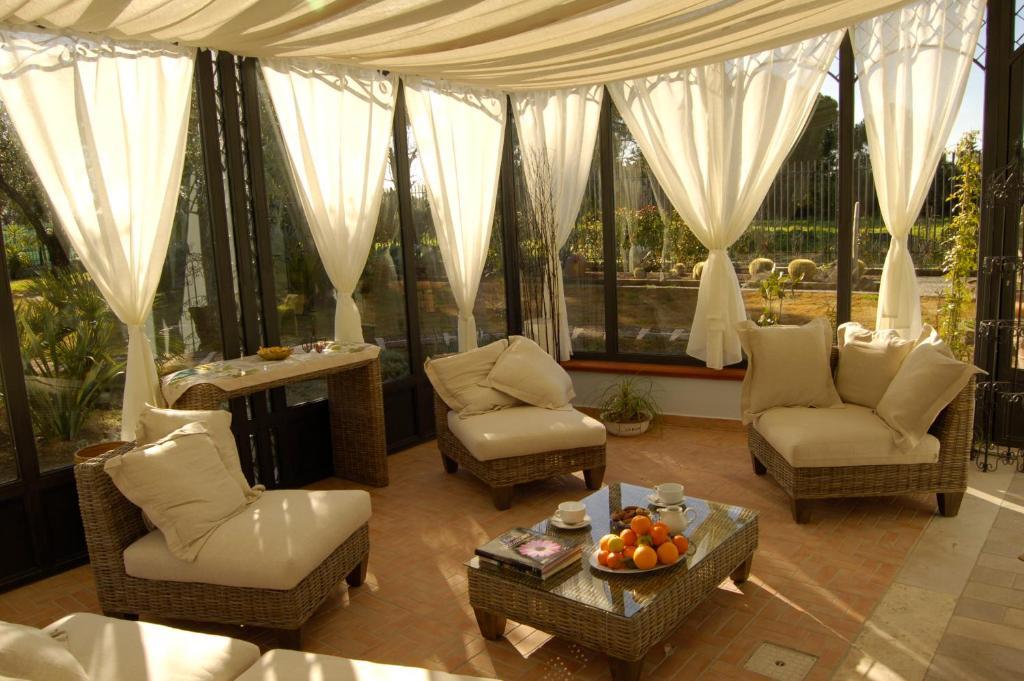 Il Giardino Del Te Hotel Барлета Екстериор снимка
