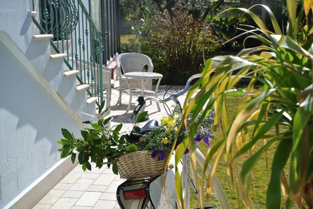 Il Giardino Del Te Hotel Барлета Екстериор снимка