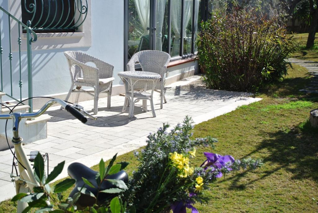 Il Giardino Del Te Hotel Барлета Екстериор снимка